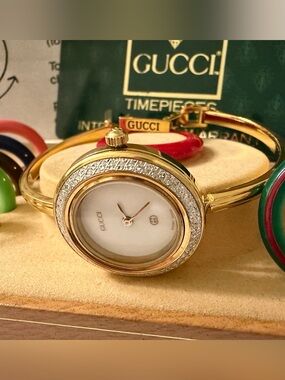 Mint~Prestige~Gucci Interchangeable Bezel Bracelet Bangle Watch with Box/Papers